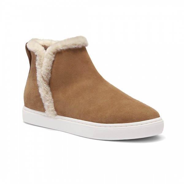 The Falcon - Saddle Faux Fur