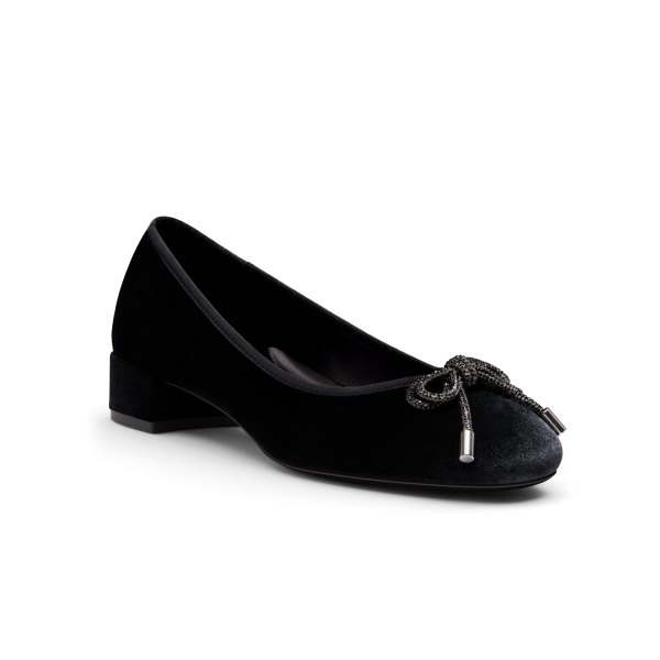 The Hummingbird 30 - Black Velvet Bow