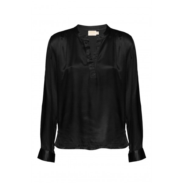 Ella Silky Henley